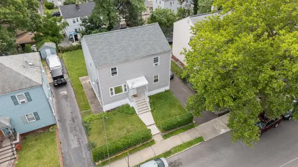 67 6th Ave, Passaic, NJ 07055-2137