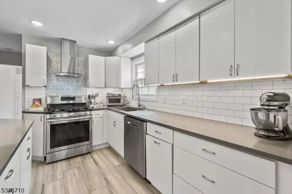 53 Tristan Rd, Clifton City, NJ 07013