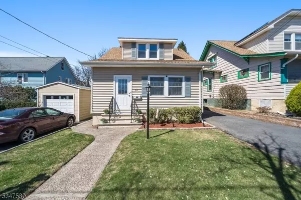 94 Hudson St, Clifton City, NJ 07011