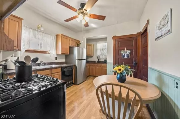 94 Hudson St, Clifton City, NJ 07011