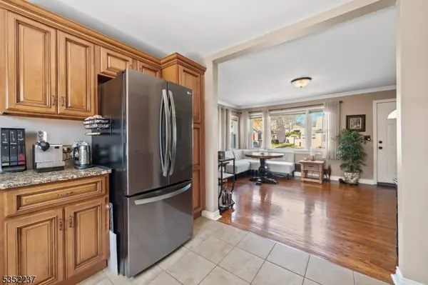 41 Birchwood Ter, Clifton City, NJ 07012