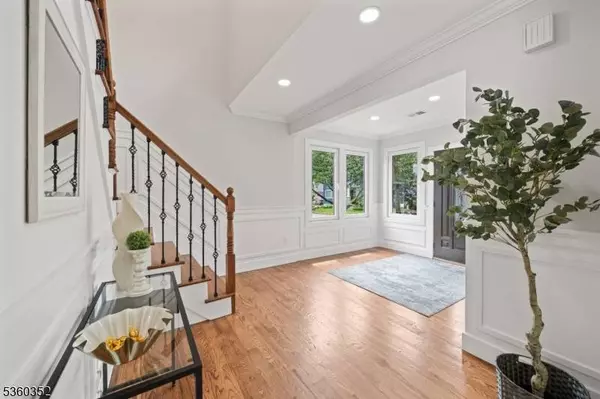 25 Albert Ave, Fair Lawn Boro, NJ 07410