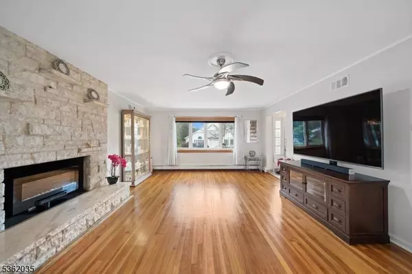 187 Notch Rd, Clifton City, NJ 07013