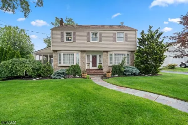 22 Greendale Rd, Clifton City, NJ 07013