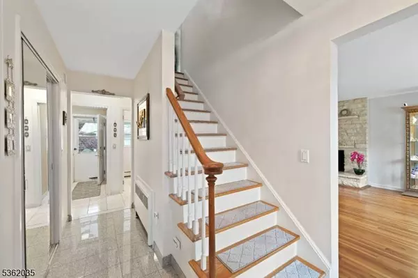 187 Notch Rd, Clifton City, NJ 07013