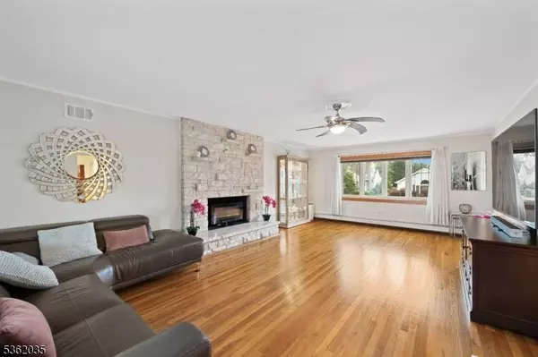 187 Notch Rd, Clifton City, NJ 07013