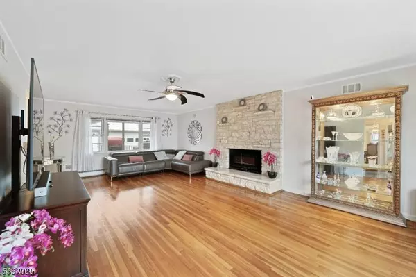 187 Notch Rd, Clifton City, NJ 07013