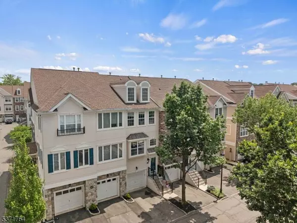 31 Devonshire Dr, Clifton City, NJ 07013