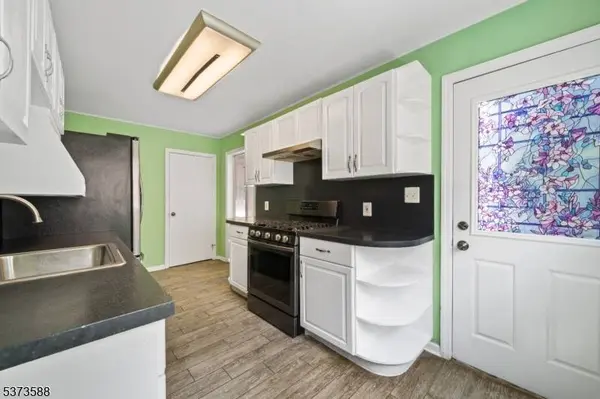 124 Harrington Rd, Clifton City, NJ 07012