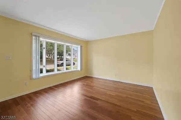 124 Harrington Rd, Clifton City, NJ 07012