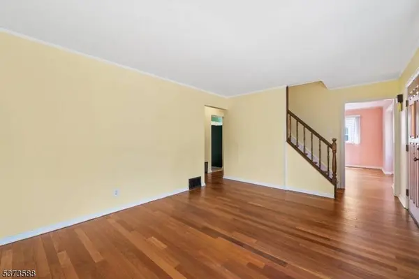 124 Harrington Rd, Clifton City, NJ 07012