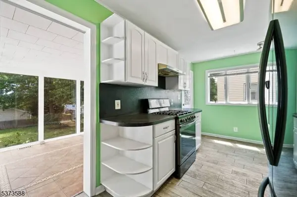 124 Harrington Rd, Clifton City, NJ 07012