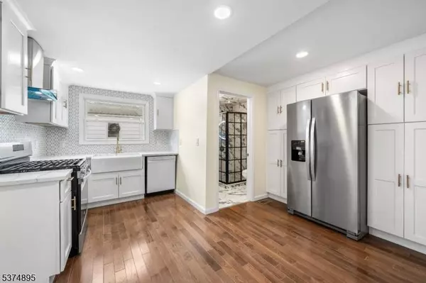 20 Ella St, Bloomingdale Boro, NJ 07403