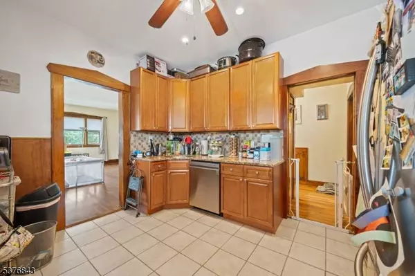 195 Merselis Ave, Clifton City, NJ 07011