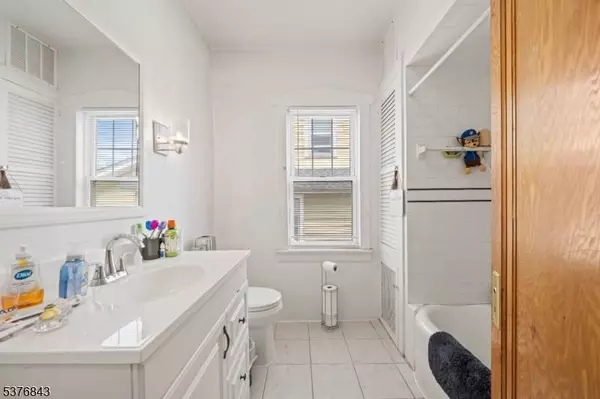 195 Merselis Ave, Clifton City, NJ 07011