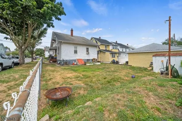 195 Merselis Ave, Clifton City, NJ 07011