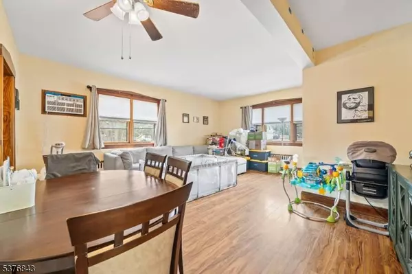 195 Merselis Ave, Clifton City, NJ 07011