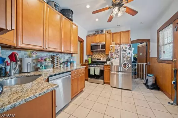 195 Merselis Ave, Clifton City, NJ 07011