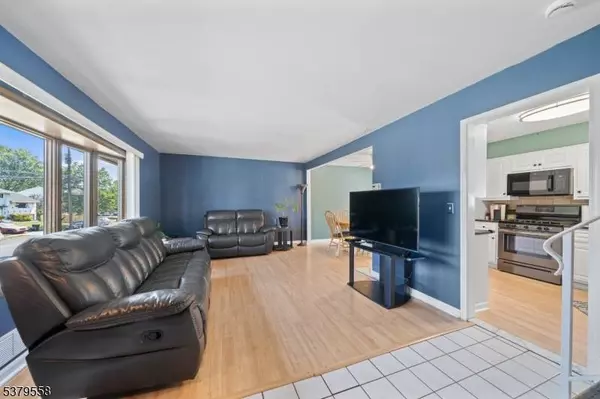 137 Huemmer Ter, Clifton City, NJ 07013