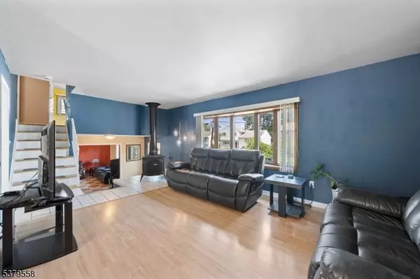 137 Huemmer Ter, Clifton City, NJ 07013