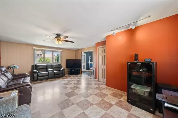 137 Huemmer Ter, Clifton City, NJ 07013