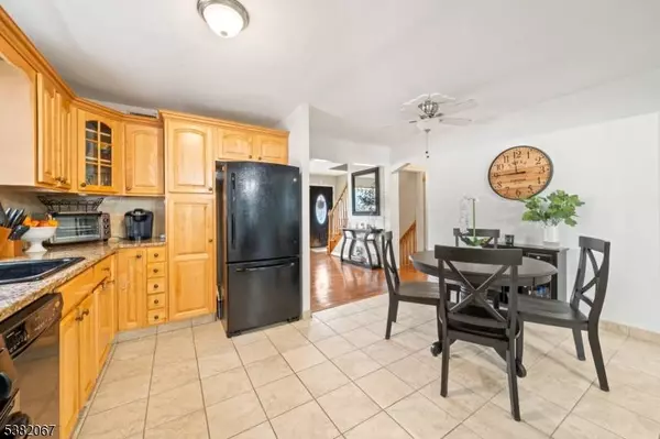 97 Willow St, Elmwood Park Boro, NJ 07407