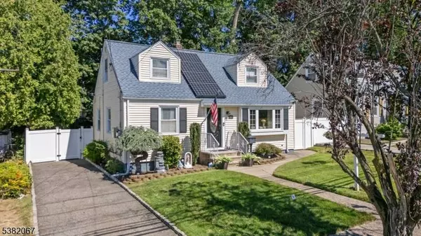 97 Willow St, Elmwood Park Boro, NJ 07407