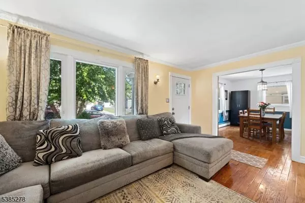 27 Tristan Rd, Clifton City, NJ 07013