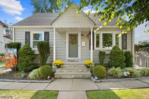 27 Tristan Rd, Clifton City, NJ 07013