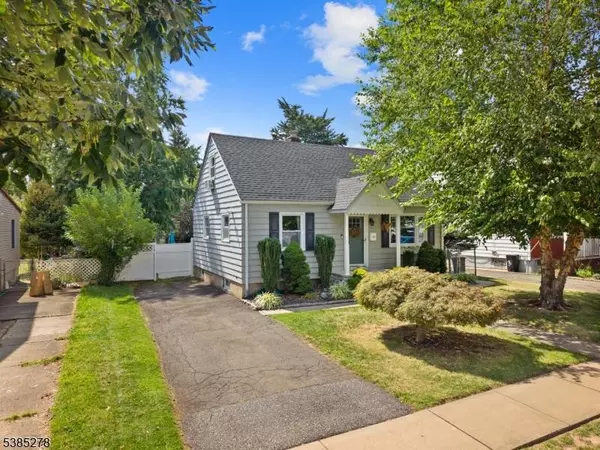 27 Tristan Rd, Clifton City, NJ 07013