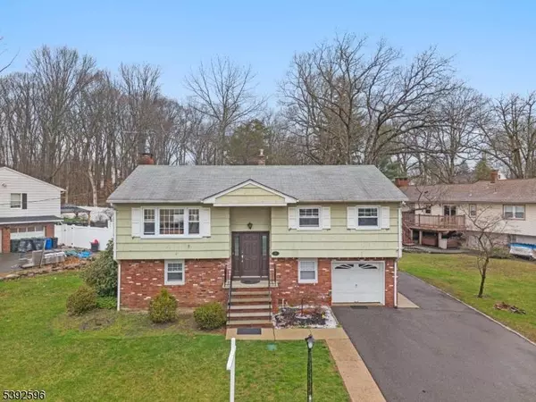 70 Highland Rd, North Haledon Boro, NJ 07508