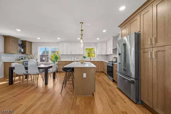 222 Bennington Ct, Clifton City, NJ 07013