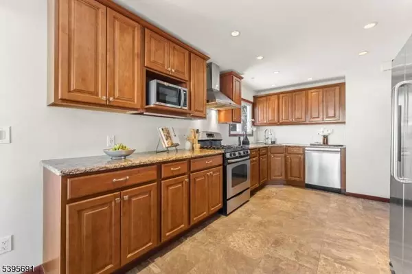 119 Highview Dr, Clifton City, NJ 07013