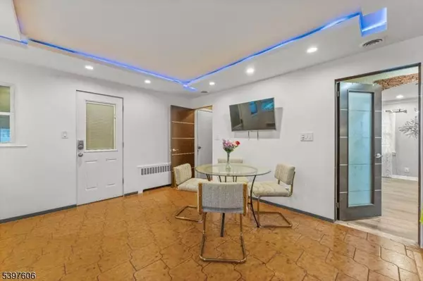 54 Village Rd, Clifton City, NJ 07013