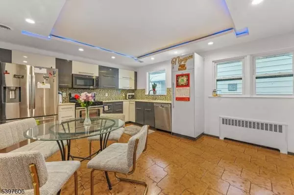 54 Village Rd, Clifton City, NJ 07013