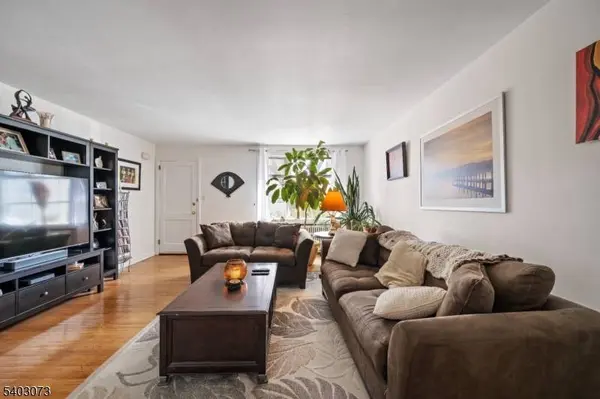 94 Trimble Ave, Clifton City, NJ 07011