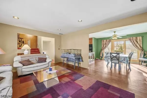 169 Haddenfield Rd, Clifton City, NJ 07013