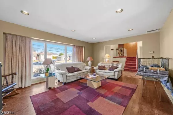 169 Haddenfield Rd, Clifton City, NJ 07013