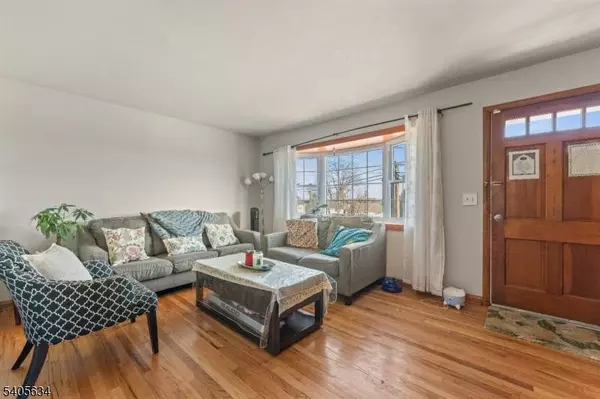 59 Susan Ct, Clifton City, NJ 07012