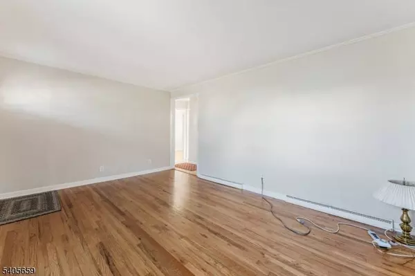 225 Edison St, Clifton City, NJ 07013