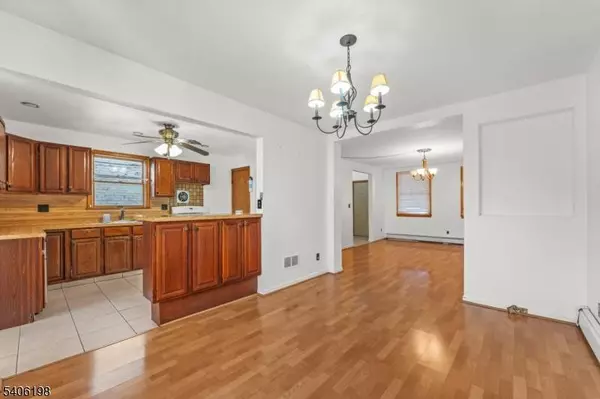 27 Madison Ave, Clifton City, NJ 07011