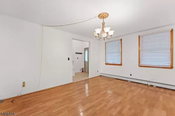 27 Madison Ave, Clifton City, NJ 07011