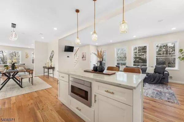 10 Old Rifle Camp Rd, Woodland Park, NJ 07424