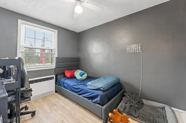 102 Barnsdale Rd, Clifton City, NJ 07013