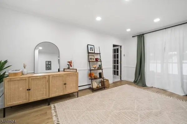 27 Garrabrant Rd, Clifton City, NJ 07013