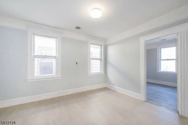 51 Maple St, Garfield City, NJ 07026