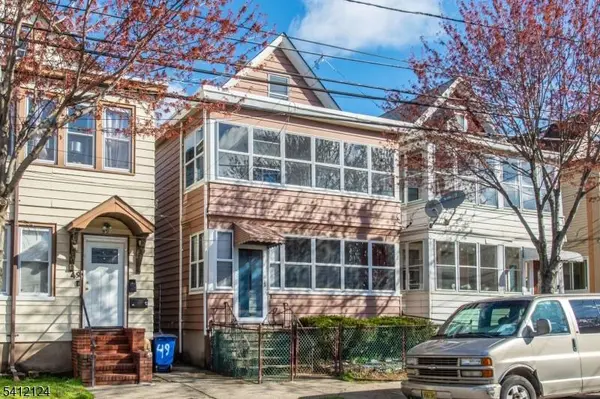 51 Maple St, Garfield City, NJ 07026