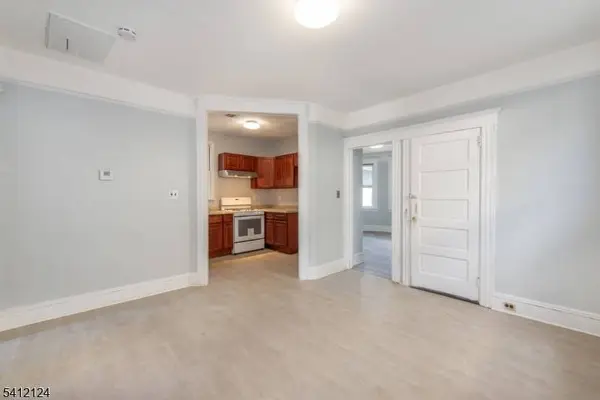 51 Maple St, Garfield City, NJ 07026