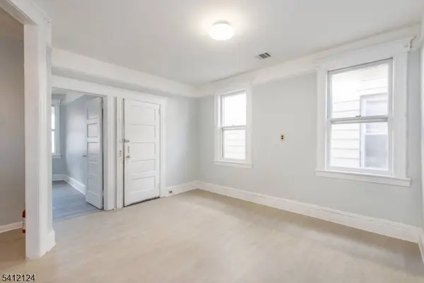 51 Maple St, Garfield City, NJ 07026