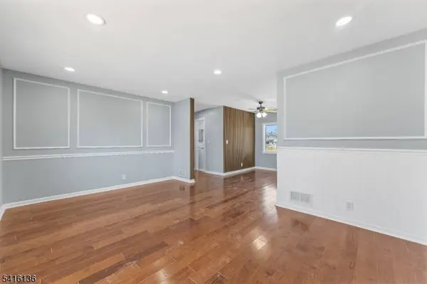 77 Huemmer Ter, Clifton City, NJ 07013